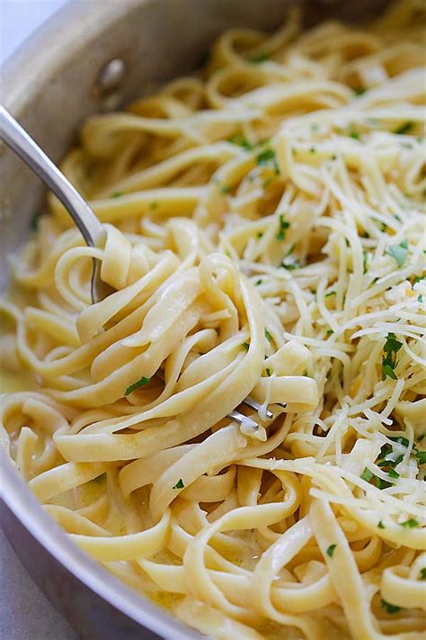 Creamy Garlic Parmesan Fettuccine Easy Delicious Recipes