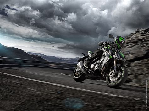 Professional rider shown on a closed course. Kawasaki Z1000 And Ninja 1000 Official Price In India ...
