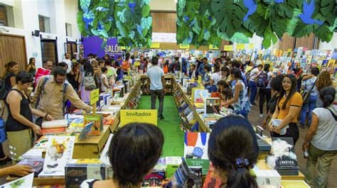 La casa del libro (casadellibro.com) es una de las mayores cadenas de librerías de españa, con puntos de venta en la mayor otro de los puntos fuertes de la tienda online de casa del libro son los contenidos. Fiesta del libro y la cultura de Medellín"