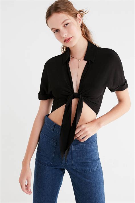 Uo Tie Front Short Sleeve Cropped Top Short Sleeve Cropped Top Black