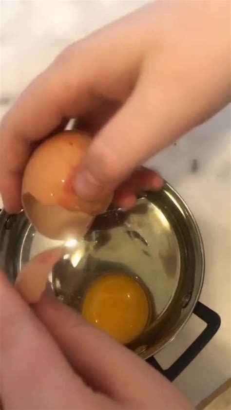 Mum Reveals How To Crack And Egg And Never Break The Yoke And Why You