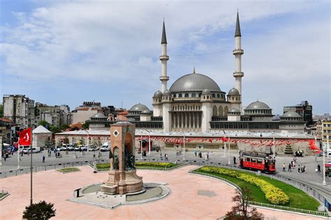 Nova džamija u Istanbulu Raskoš i sjaj ljepotice na Taksimu Furaj ba