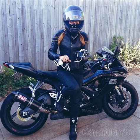 Motorcycle Women Serawilliamson Casco Con Pañuelo Motorcycle Women