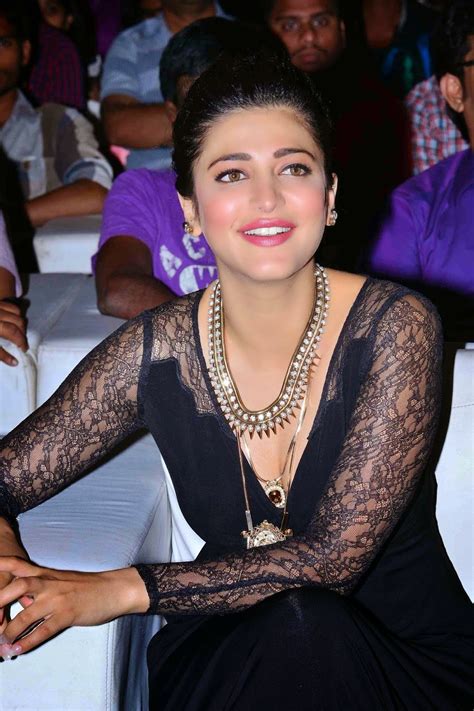 High Quality Bollywood Celebrity Pictures Shruti Hassan Sexy Cleavage Show In Black Dress At