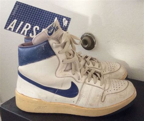 4.6 out of 5 stars 270. A Rare Look At Nike Air Ship - Michael Jordan's First Pro ...