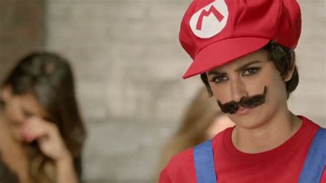 Spot Penélope Cruz New Super Mario Bros 2 Zonared