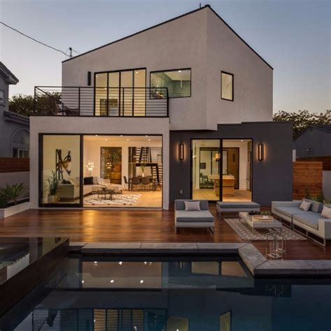 Admiral House In Los Angeles Featuring Contemporary Design And A Zen