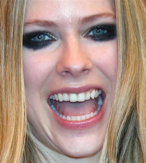 Avril Lavigne She Loves To Open Her Mouth Rcelebritymouths