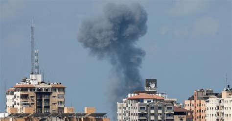 پرتاب ۱۶۰ موشک از غزه به اسرائیل و حمله هوایی اسرائیل به ۴۰ هدف در فلسطین