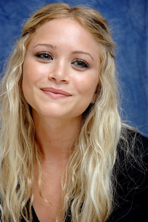 She began her acting career one year after her birth. Mary-Kate Olsen Wallpapers High Quality | Download Free