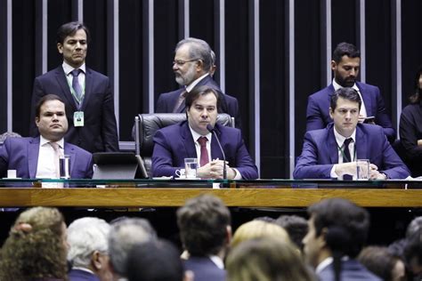 Rodrigo Maia diz que governo Bolsonaro está levando o país ao colapso