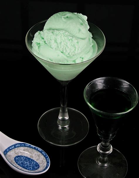 Can i use low fat milk instead of whole milk and also can i make a substitute for cream will that work in the ice cream? Can I Make Ice Cream From Whole Milk - How to make ...
