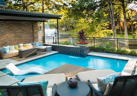 Getting a new swimming pool? 14 Backyard Swimming Pool Design For Cozy Relaxing Place ...