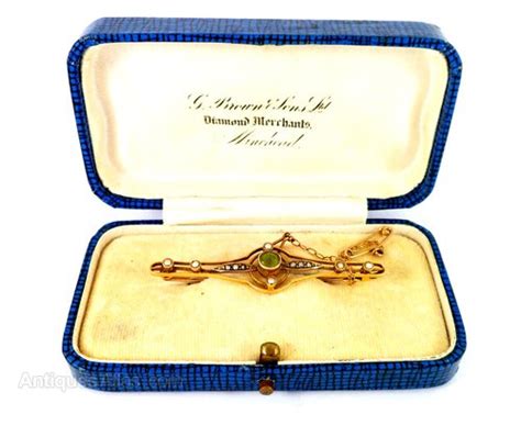 Antiques Atlas Elegant Victorian 9ct Gold Peridot And Pearl Brooch