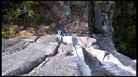 Squamish Rock Climbing The Squamish Buttress Via Banana Peel Youtube