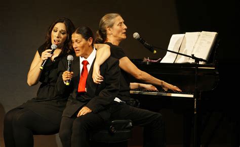 Las Cantantes Liliana Felipe Y Regina Orozco Y La Actriz Jesusa