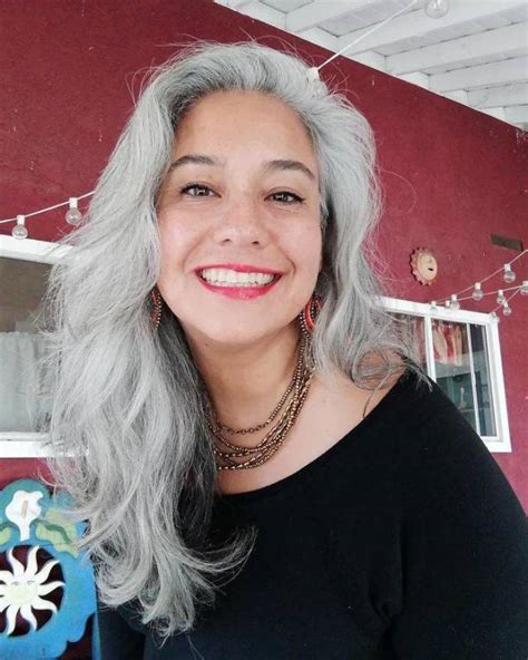 Women With Natural Gray Hair Are In Trend Again 50 Pics