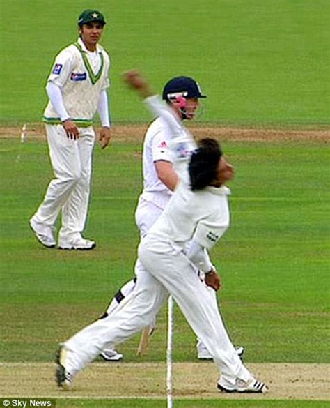 Mohammad Amir Delivers A Big No Ball During The Fourth Test