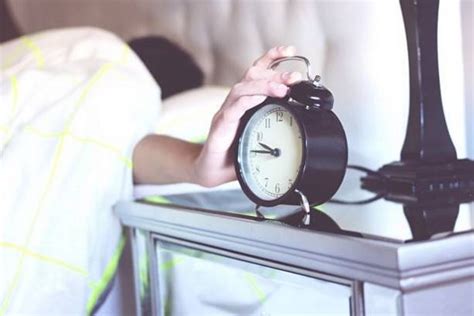 The Scientific Reasons Behind Why You Often Wake Up Before Your Alarm
