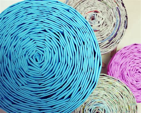 Definition, rechtschreibung, synonyme und grammatik von 'teppich' auf duden online für den staatsbesuch wurde ein roter teppich ausgerollt. Völlig von der Rolle - Recyclinghocker, Barhocker und Pouf ...