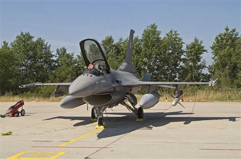 Its main differences are the addition of support. Modelarstwo Plastikowe • Zobacz wątek - F-16C block 50 Red ...