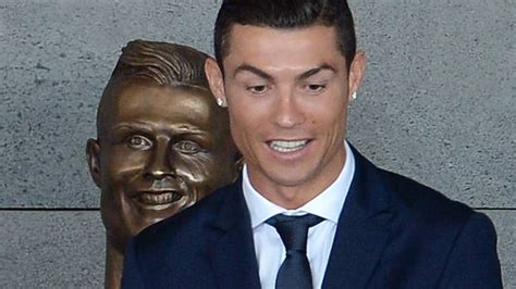 Ronaldo Unveiled His Dodgy Looking Statue And The Internet Responded Brilliantly Ladbible