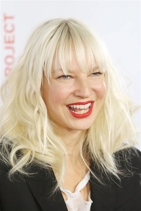 Sia This Is Why Sia Always Covers Her Face Sia Singer Sia Kate