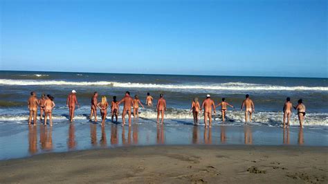 Nudismo En La Costa Dos Playas Con Perfiles Diferentes Pero Que Comparten El Mismo C Digo De