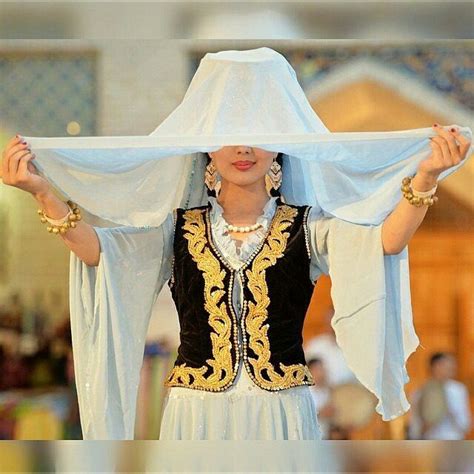 Buharian Dancer 🌸 Bukhara Uzbek Clothing Fashion Women