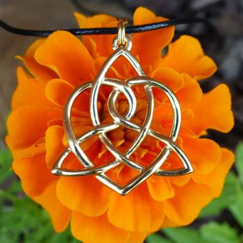 Celtic Sisters Knot Necklace Dando Celtic Jewelry