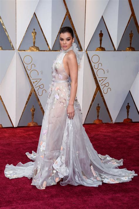 Hailee Steinfeld At The The 89th Annual Academy Awards In Hollywood 02