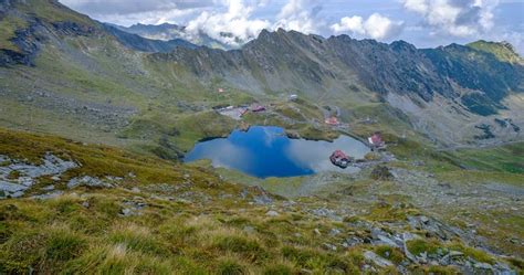 1,085 likes · 6 talking about this. Acolo Sus: Traseul montan : Bâlea Lac - Vf. Moldoveanu