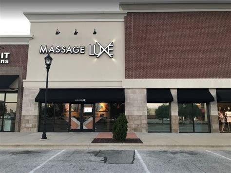 Massageluxe Premier Day Spa Franchise Highlights Franchisee Power Couple Massageluxe