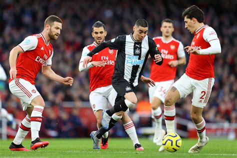 Match Report Arsenal 4 0 Newcastle Second Half Surge Secures Vital