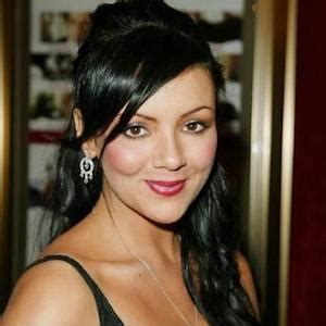 Mini bio (1) martine mccutcheon was born martine kimberley sherri ponting on the 14th of may 1976 in hackney, east london, to jenny tomlin (née jeanette lilian ponting) and thomas hemmings. Martine McCutcheon Bio, Affair, Married, Husband, Net ...