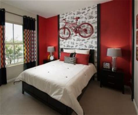 Adding the vibrancy of a fresh spring day to your walls. How to decorate a bedroom with black walls