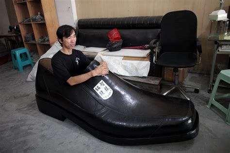 Asian Man Sitting In A Giant Shoe 1531 X 1024 Rphotoshopbattles