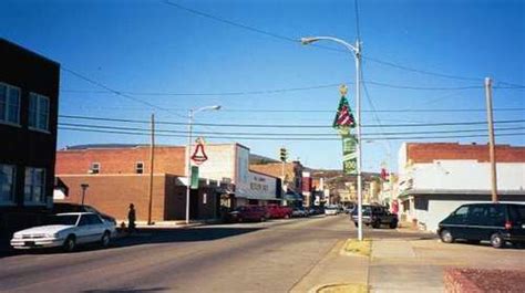 What restaurants do you recommend in poteau? My Other Home town. Poteau, OK Where the family roots run ...