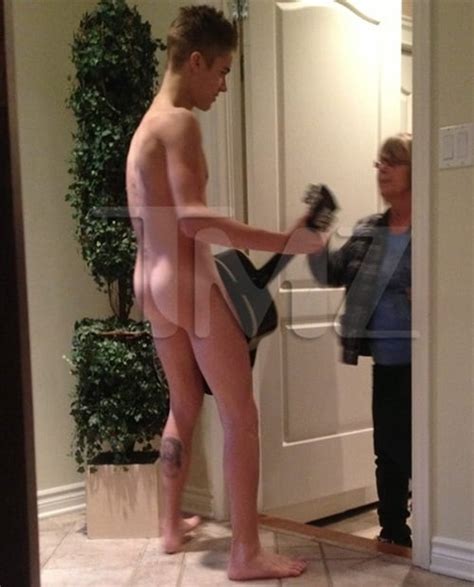 Nude Justin Bieber Tries To Seduce His Grandma