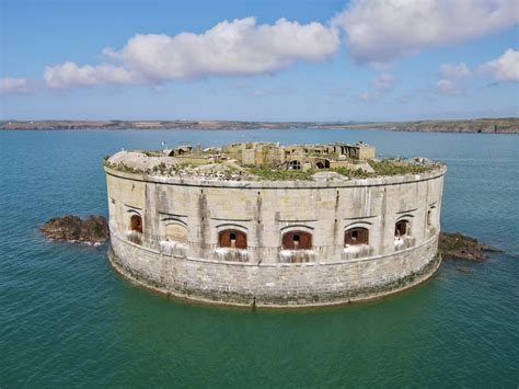 How To See Stack Rock Fort In Pembrokeshire From The Viewpoint The