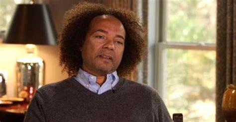 He's the man who tracked down that 3.5 pound wig for her september 2013 cover, as well as the man who in 2011 told elle magazine that he always recommends women embrace their natural texture, except, of course, if you have kinky hair. Hairstylist Andre Walker Tells CNN's Passion To Portfolio ...
