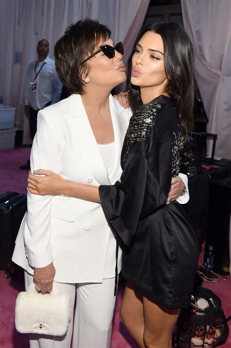 Heres How Kendall Jenner Deals With Momager Kris Jenner Amid Their