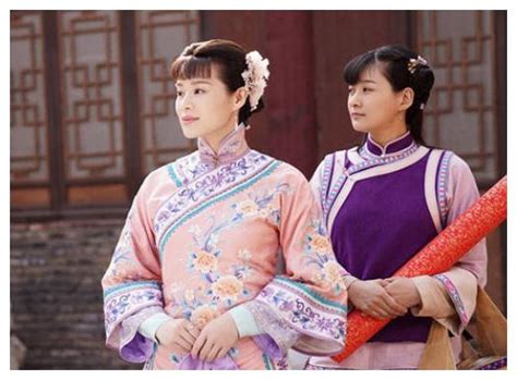 You guys will know very soon! 胡杏儿一家三口出镜，2岁儿子专挑父母优点长，堪称全家颜值担当__财经头条