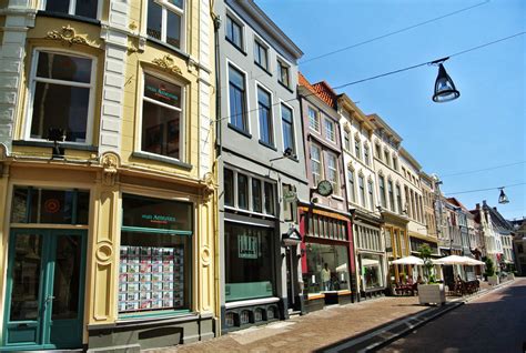 It is known as a green city for its many parks and the. Zwolle - Wikiwand