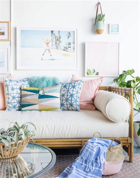 Ruang tamu dengan konsep beachy ini terlihat cantik dan asri. Tips Dekorasi Ruang Tamu Nuansa Pantai Dengan Kombinasi ...