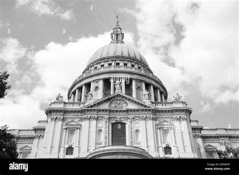 English Baroque Architecture Black And White Stock Photos And Images Alamy