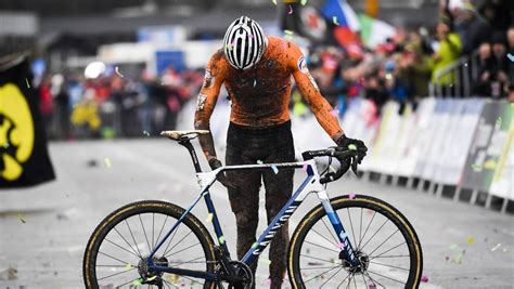 Cyclisme Le Champion Du Monde De Cyclo Cross Mathieu Van Der Poel