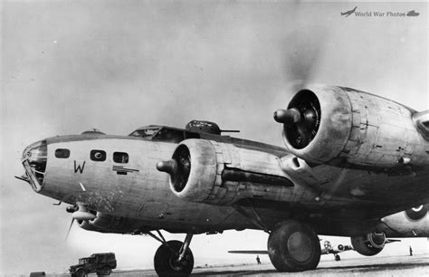 B 17e Fl462 Of No 220 Squadron Raf World War Photos