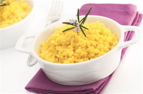 Come tutte le ricette della tradizione della cosiddetta cucina povera, non manca di gusto: Risotto alla milanese | Cotto e Crudo - cottoecrudo.it