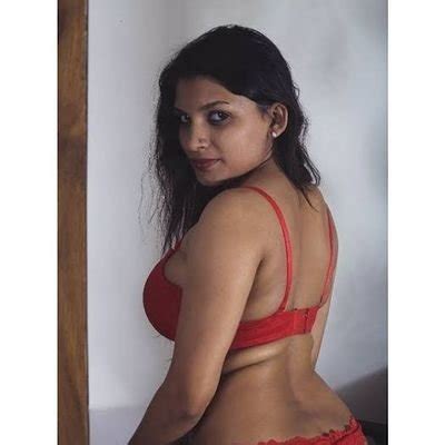 Hot Saree Kerala Bikini Model Resmi R Nair Hot Photos In Latest Sexiz Pix